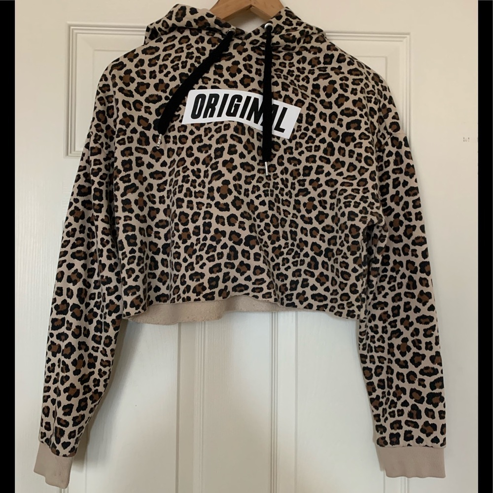 Leopard Printed Cropped Hoodie 🐆